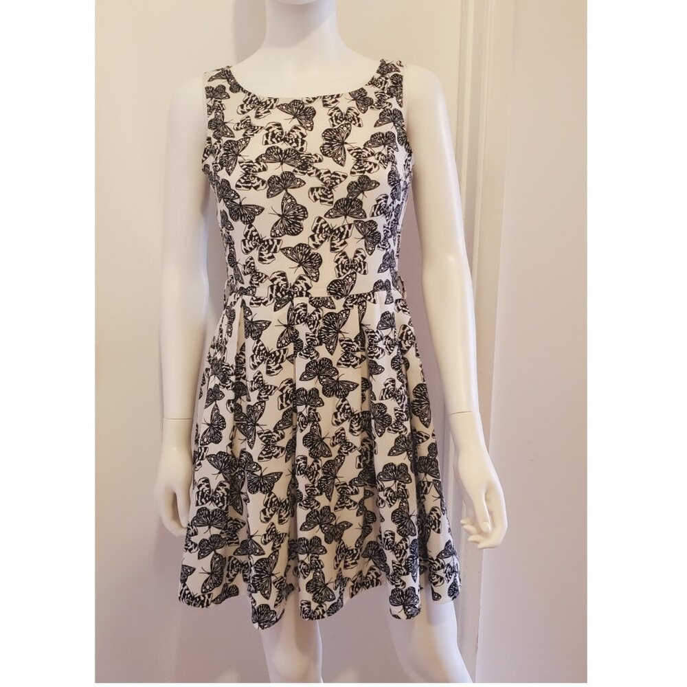 Small Black & White Sleeveless Butterfly Print Dress